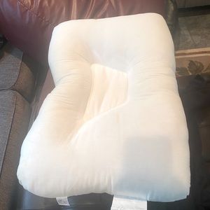 Tri-core orthopedic neck pillow